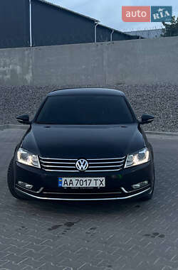 Седан Volkswagen Passat 2011 в Києві