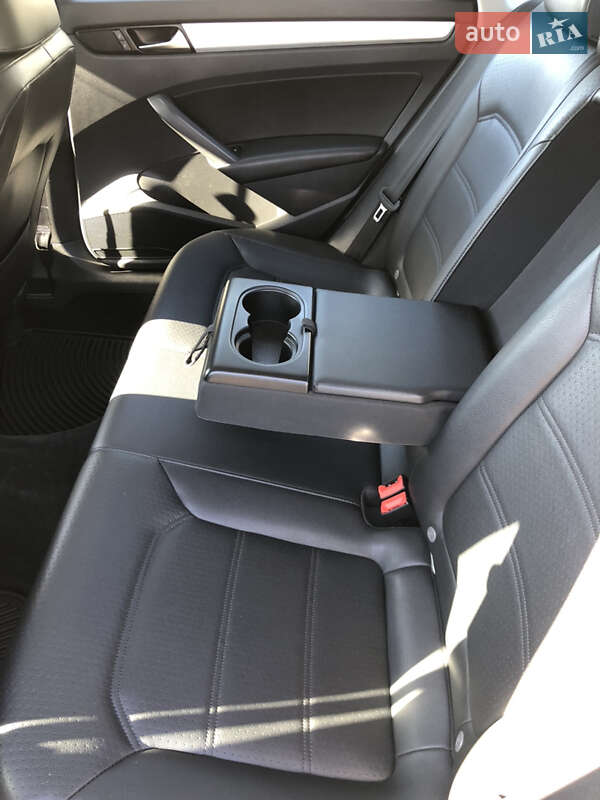 Седан Volkswagen Passat 2013 в Полтаві