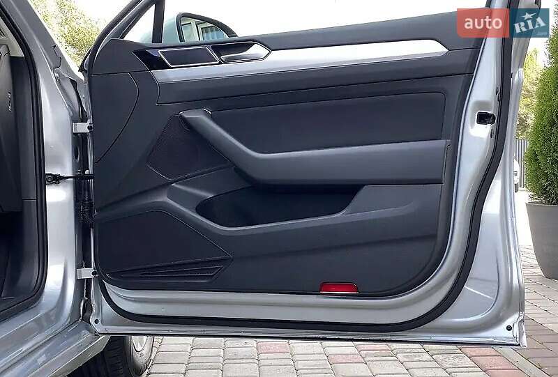 Универсал Volkswagen Passat 2017 в Сарнах