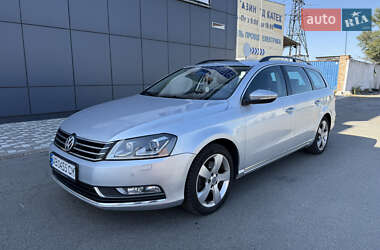 Универсал Volkswagen Passat 2013 в Киеве