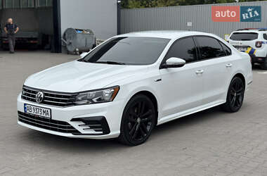 Седан Volkswagen Passat 2017 в Виннице