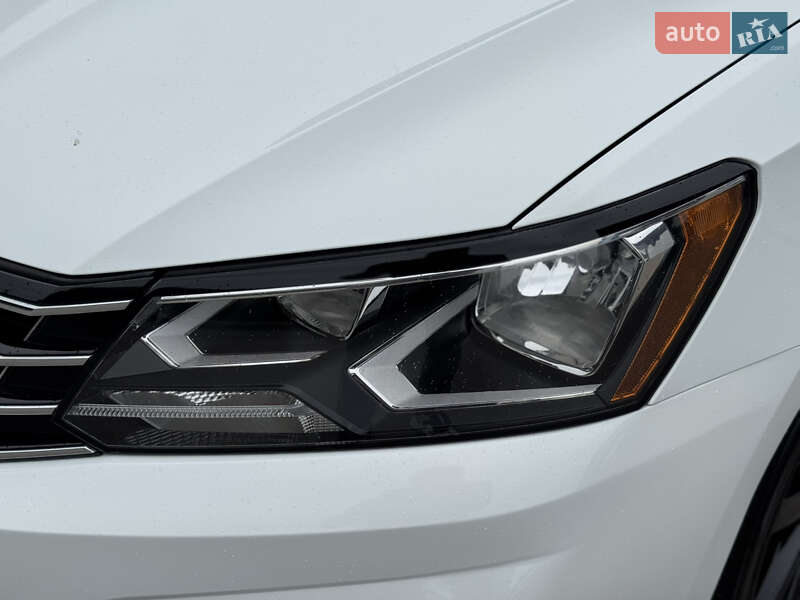 Седан Volkswagen Passat 2017 в Виннице