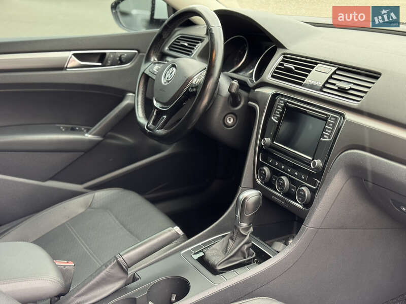 Седан Volkswagen Passat 2017 в Виннице
