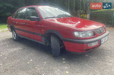 Седан Volkswagen Passat 1995 в 