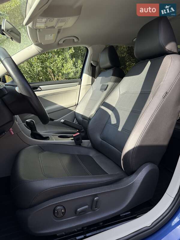Седан Volkswagen Passat 2017 в Киеве