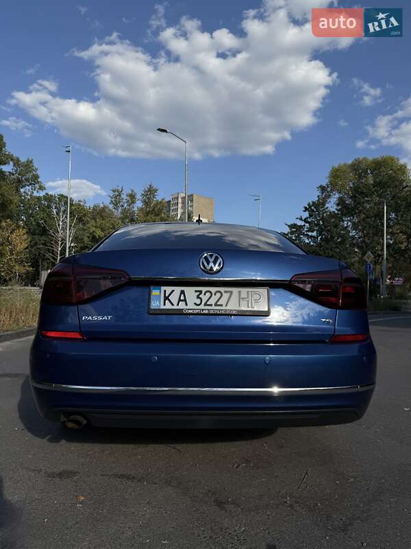 Седан Volkswagen Passat 2017 в Киеве