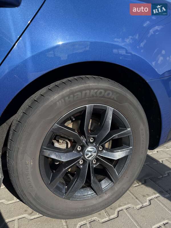 Седан Volkswagen Passat 2017 в Киеве