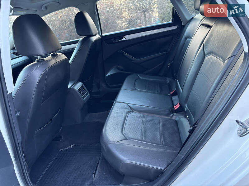 Седан Volkswagen Passat 2012 в Хмельницькому