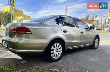 Седан Volkswagen Passat 2012 в Днепре