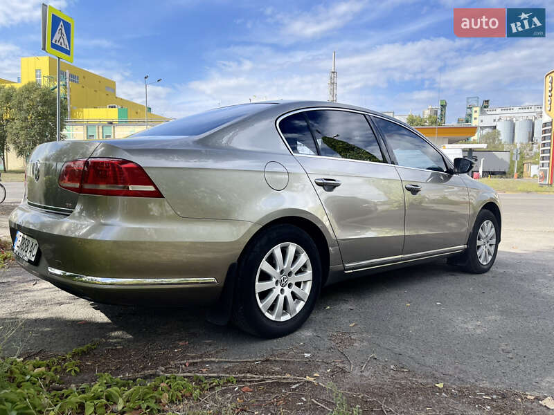 Седан Volkswagen Passat 2012 в 