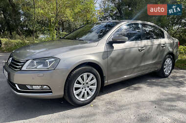 Седан Volkswagen Passat 2012 в 