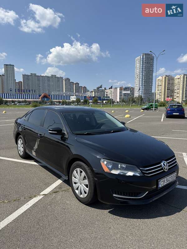 Седан Volkswagen Passat 2012 в Киеве