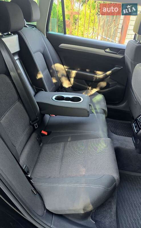 Універсал Volkswagen Passat 2018 в Дніпрі