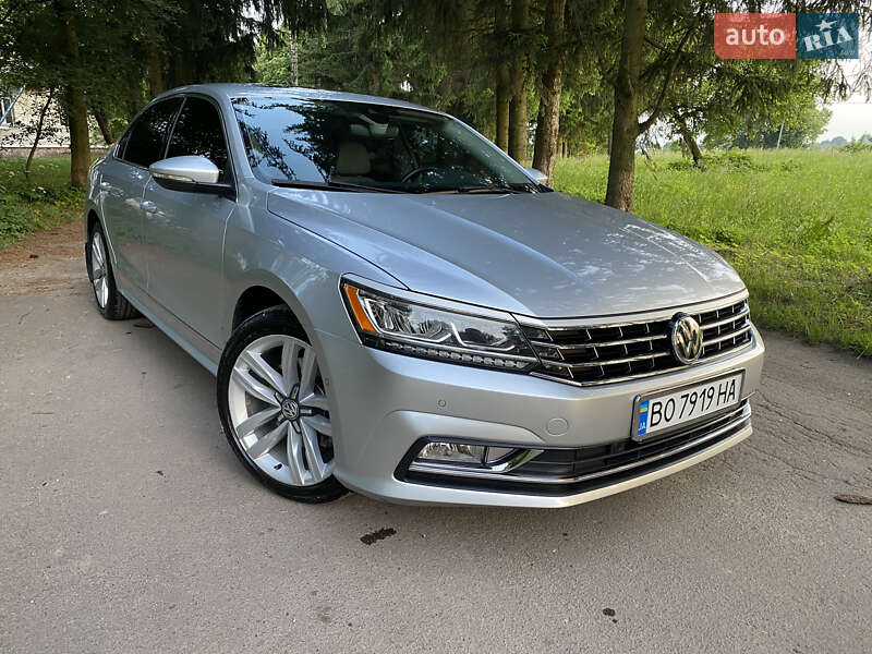 Седан Volkswagen Passat 2015 в Тернополе