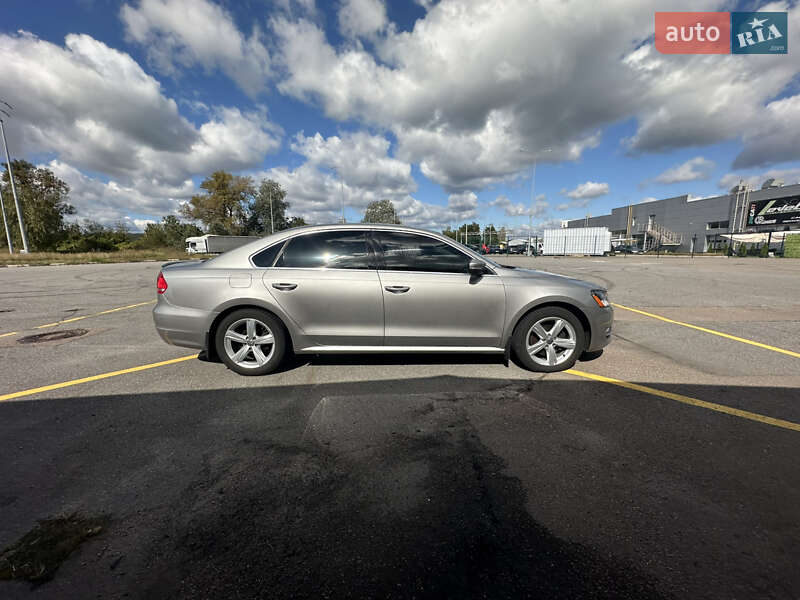 Седан Volkswagen Passat 2013 в Киеве