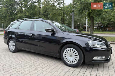 Універсал Volkswagen Passat 2012 в 