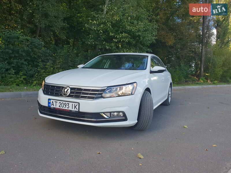 Седан Volkswagen Passat 2018 в Ивано-Франковске