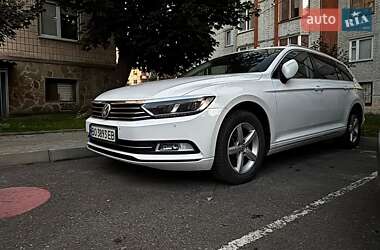 Універсал Volkswagen Passat 2015 в Тернополі