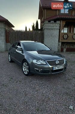 Седан Volkswagen Passat 2005 в Самборі