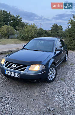 Седан Volkswagen Passat 2003 в Валках