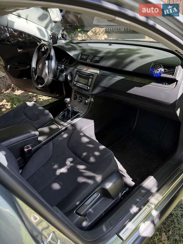Седан Volkswagen Passat 2007 в Ахтырке
