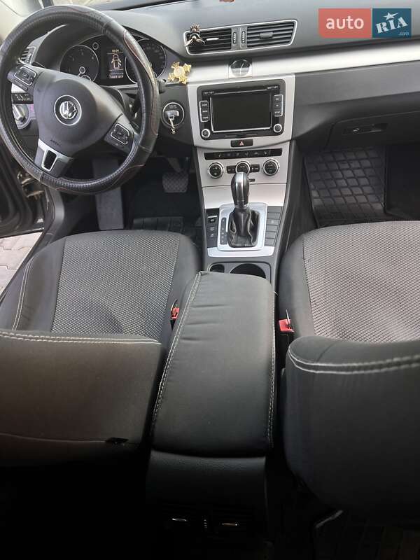 Универсал Volkswagen Passat 2013 в Черновцах