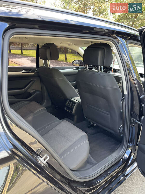 Универсал Volkswagen Passat 2017 в Ивано-Франковске