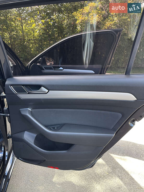 Универсал Volkswagen Passat 2017 в Ивано-Франковске