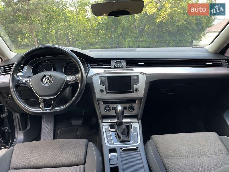 Универсал Volkswagen Passat 2017 в Ивано-Франковске