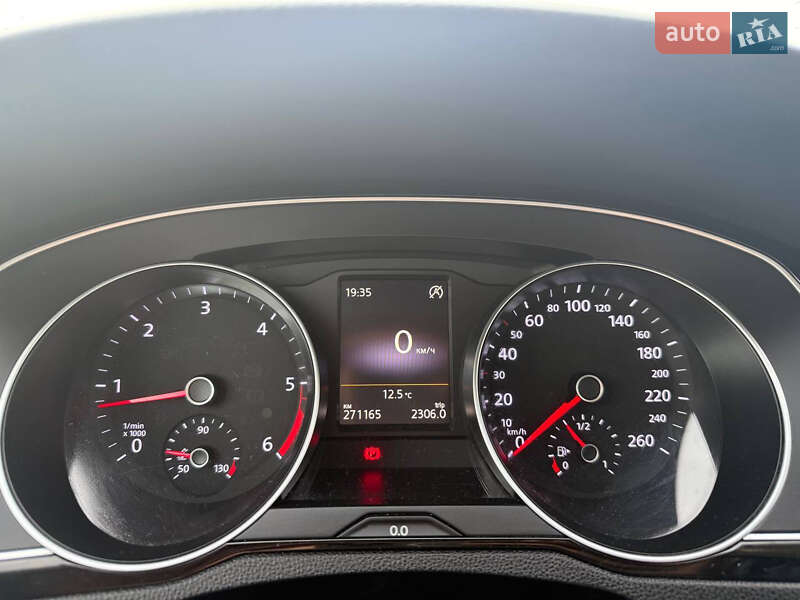 Універсал Volkswagen Passat 2015 в Львові