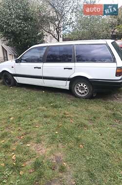 Седан Volkswagen Passat 1988 в Рогатине