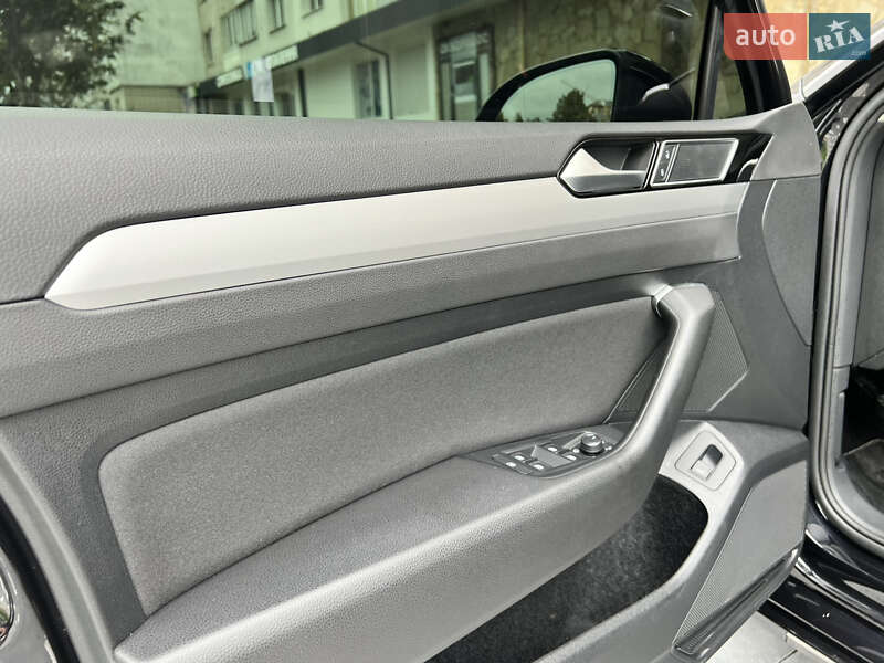 Седан Volkswagen Passat 2019 в Трускавце