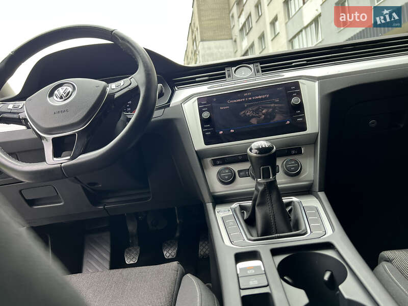 Седан Volkswagen Passat 2019 в Трускавце