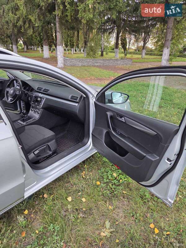 Універсал Volkswagen Passat 2013 в Бахмачі