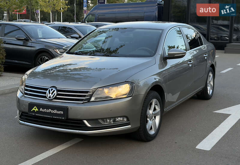 Седан Volkswagen Passat 2013 в Киеве фото 9 Седан Volkswagen Passat 2013 в Киеве