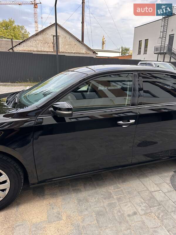 Седан Volkswagen Passat 2013 в Виннице