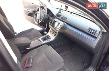Универсал Volkswagen Passat 2006 в  фото 2 Универсал Volkswagen Passat 2006 в