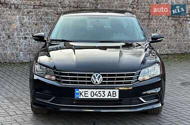 Седан Volkswagen Passat 2016 в Львове