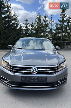 Седан Volkswagen Passat 2016 в Тернополе Седан Volkswagen Passat 2016 в Тернополе