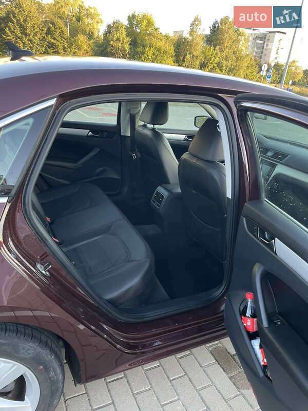 Седан Volkswagen Passat 2013 в Дрогобыче