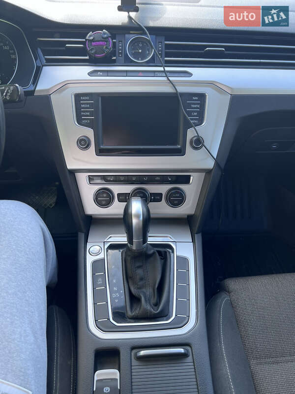 Универсал Volkswagen Passat 2016 в Каменец-Подольском