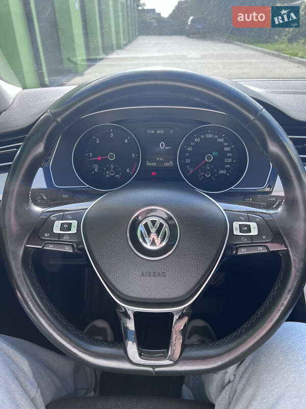 Универсал Volkswagen Passat 2016 в Каменец-Подольском
