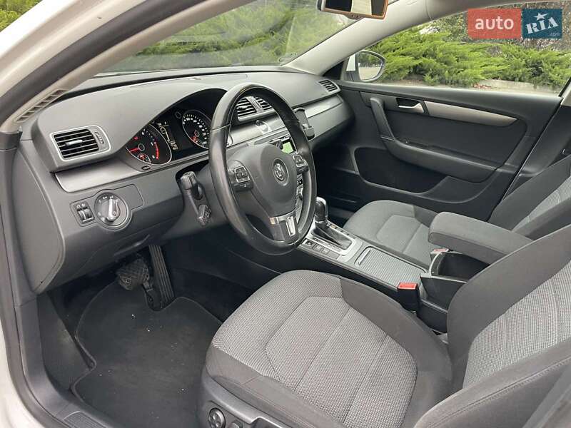Універсал Volkswagen Passat 2013 в Миколаєві