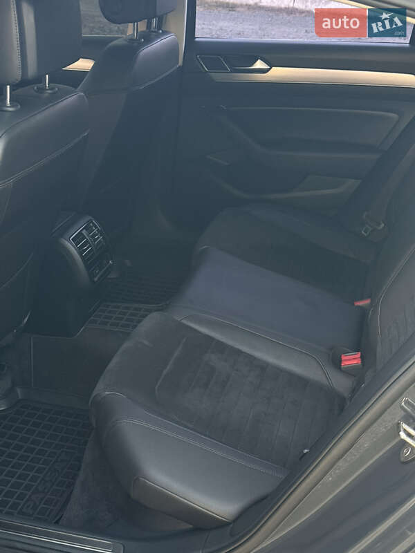Седан Volkswagen Passat 2017 в Ахтырке фото 11 Седан Volkswagen Passat 2017 в Ахтырке