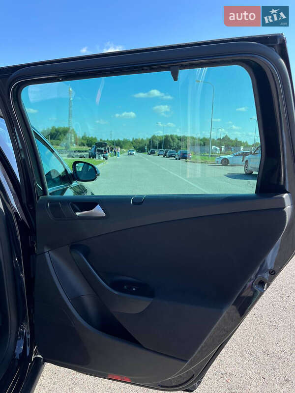 Универсал Volkswagen Passat 2010 в Львове фото 5 Универсал Volkswagen Passat 2010 в Львове