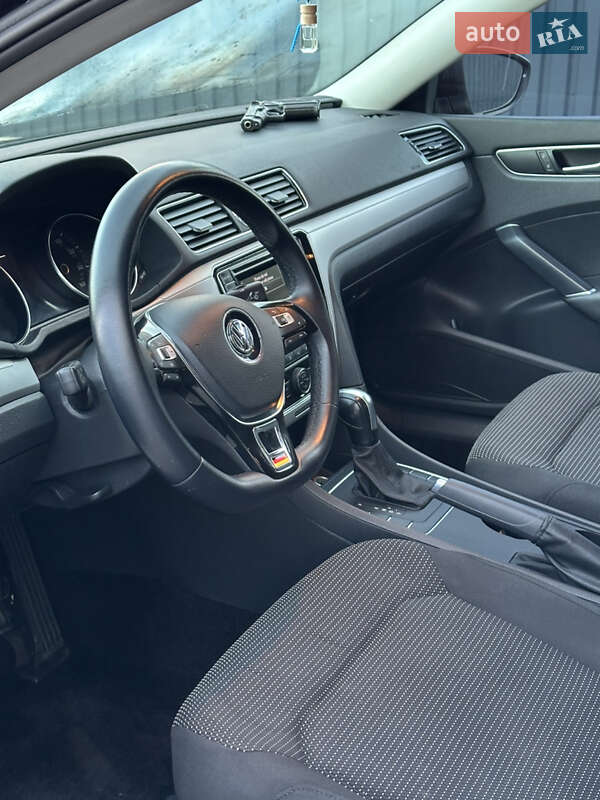Седан Volkswagen Passat 2015 в Вінниці