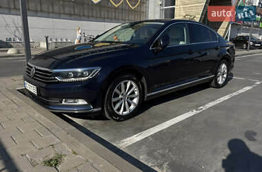 Седан Volkswagen Passat 2016 в Львові