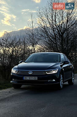 Седан Volkswagen Passat 2016 в Львові