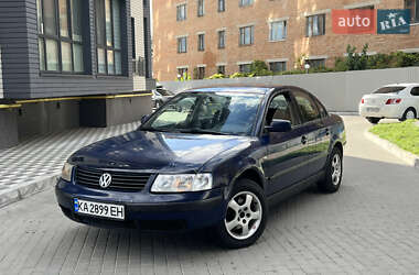 Седан Volkswagen Passat 2000 в Белой Церкви