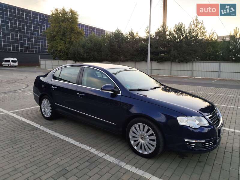 Седан Volkswagen Passat 2009 в Луцке